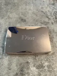Diorカプチュール　トータル　トリプルコレクティング　パウダーコンパクト