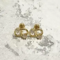 CDロゴ　ピアス　ゴールド