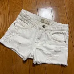 ホワイトデニムショートパンツ