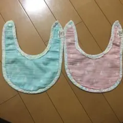ビジューアンドビーのスタイ色違い2枚セット
