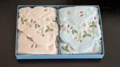 花柄刺繍ハンカチセット（ピンク・ブルー）