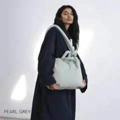 olend パデッド ショルダーバッグ パールグレー - メルカリ
