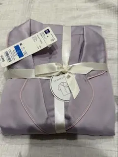 【新品・タグ付き】GU サテンパジャマ（半袖&ショートパンツ） Mサイズ