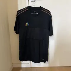 adidas AEROREADY ブラックシャツ