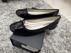 黒 シューズ リボン付き