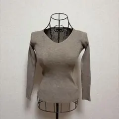 長袖リブニット　やや薄手　Mサイズ　モカブラウン系　伸縮性有り　タイト