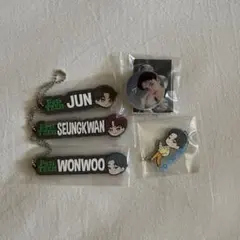 SEVENTEEN　ラバーストラップ　スマホグリップ