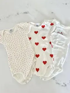 プチバトー　ハートプリント半袖ボディ３枚組