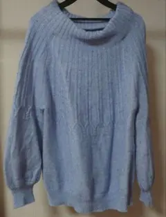 AuieFライトブルー オフショルダーセーター
