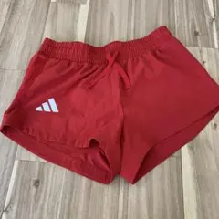adidas レディース ランニングショーツ 赤　Lサイズのサムネイル