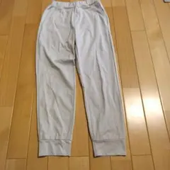 150　ユニクロ　　ジョガーパンツ