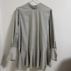 AMERI バックボタン ペプラムブラウス 長袖のサムネイル