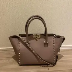 【Valentino ❗️】2WAYロックスタッズ トートバッグ　ピンク