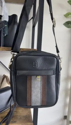 ストライプデザイン ショルダーバッグ 22cmx17cm