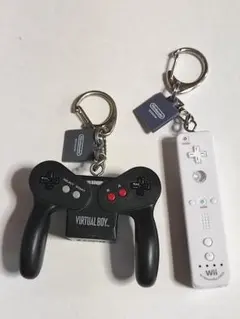 ニンテンドーミュージアム　ゲームハードキーホルダーコレクション　二個セットのサムネイル