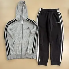 adidas パーカーとトレーニングパンツセット