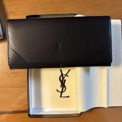 【新品未使用】Yves Saint Laurent ブラック二つ折り長財布