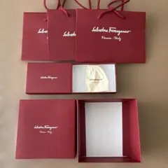 Salvatore Ferragamo 空箱とショッパーのセットのサムネイル