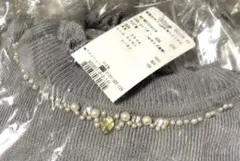 新品タグ付♡アクシーズファム♡ ビジュ付レース肩開きふんわり袖ニットプルオーバー