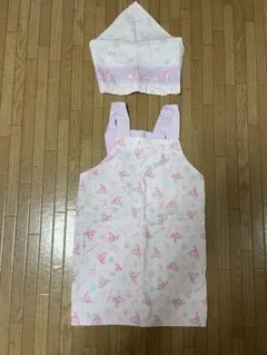 送料込、サンリオ子供用エプロンと帽子セット