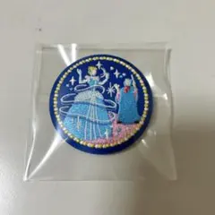 ディズニー　刺繍缶バッジ2 シンデレラ