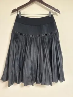 美品】COTOOコトゥー 異素材切替 アシンメトリー プリーツスカート 三陽商会のサムネイル
