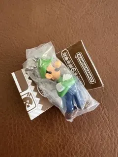 ガチャガチャ　スーパーマリオ　めじるしアクセサリー　ルイージ
