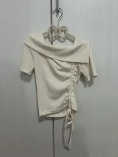 DARPHIN オフショルダーリブtシャツ アイボリー