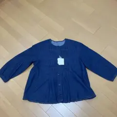 新品タグ付き☆grin☆フリルインディゴブルーブラウス - メルカリ