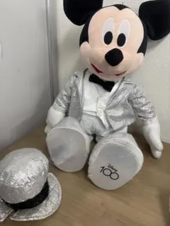 Disney 100周年 ミッキーマウス ぬいぐるみのサムネイル