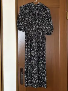 Hudson honey 花柄フリル襟付き半袖ロングワンピース