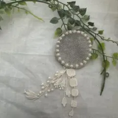 ＊ハンドメイドミナペルホネンベージュタンバリンブローチフリンジレース