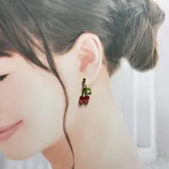 ピアス　さくらんぼ　チェリー　ビーズ　ハンドメイド　アクセサリー