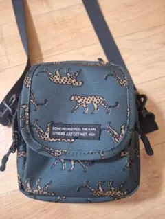KiU 600D フラップポケットショルダーバッグ　レオパード(ヒョウ柄)