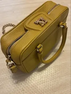 MaxMara イエロー レザー ショルダーバッグのサムネイル