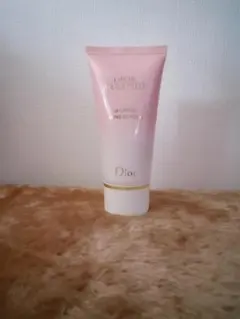 Dior　ハンドクリーム　プレステージ ラ クレーム マン ド ローズ