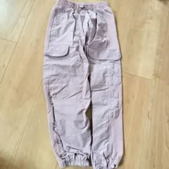 ZARA　薄いピンクのカーゴパンツ