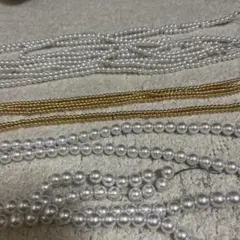 ホワイトプラスチックパールビーズ複数