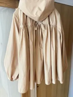 yori バックギャザー撥水パーカー