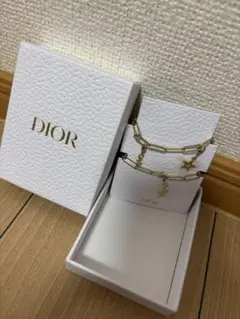 DIOR ブレスレット ノベルティ ゴールド チャーム 星 ロゴ 箱付き 美品