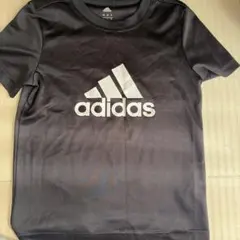 adidas◯黒Tシャツ◯130cm◯アディダス