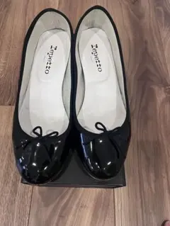 Repettoレザーバレエシューズブラックレペット ヒールカミーユエナメルのサムネイル