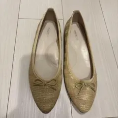 velikoto ベージュフラットシューズ