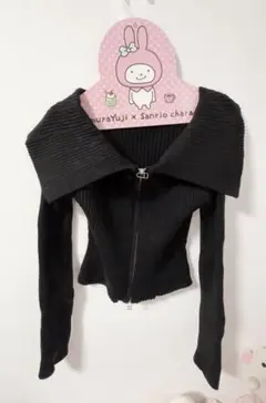 リブ編み黒ジッパートップス