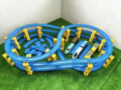 プラレール 「３段ループコースセット」 レイアウトB 車両付き