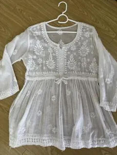刺繍入りホワイトチュニック 五分袖