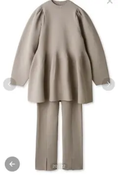 値下げ不可　新品　セルフォード　ペプラム　セットアップ