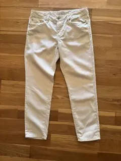 UNIQLOホワイト スキニーパンツ 前後ポケット付き