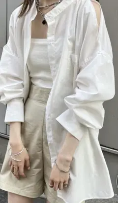 mystic ミスティック　ショルダーカットシャツ　サイズF ホワイトのサムネイル