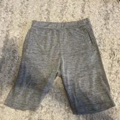 UNIQLOグレー ストレッチ 半ズボン 120